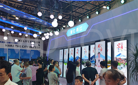 實時互動，靈動展示 互動滑軌屏如何引領數字文化新體驗